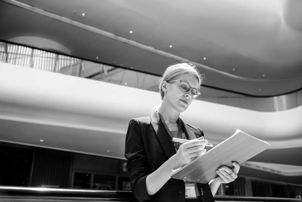 businesswoman-vision-strategy-wa1